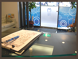 プラーザ駅前歯科　受付